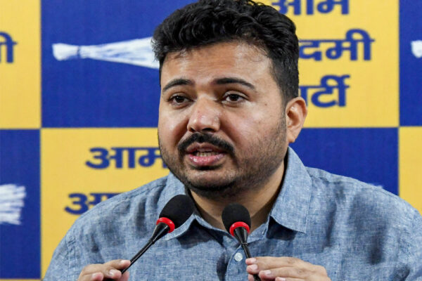 आप नेता दुर्गेश पाठक के यहां सीबीआई का छापा