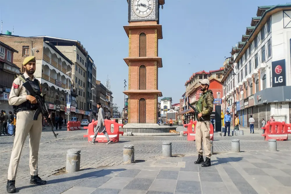कश्मीर पंडितों को धमकी