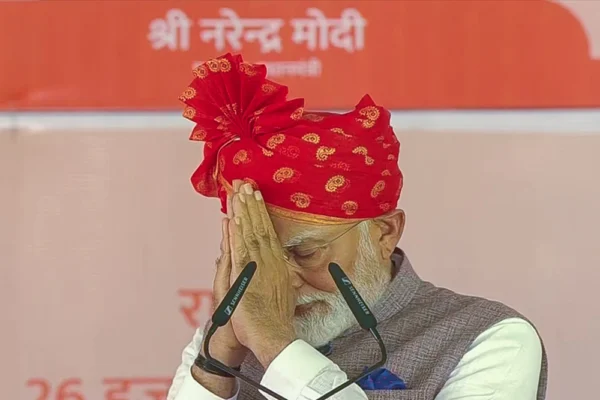 मगर देश में मोदी अकेले ही समर्थ