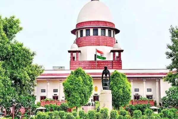 छह लोगों को पाकिस्तान भेजने पर रोक