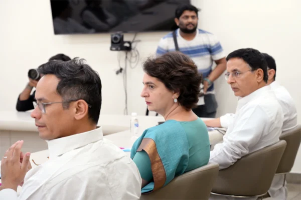 विपक्ष फिर पुरानी गलती दोहरा रहा!