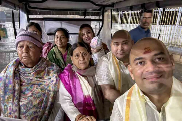 प्रेम प्रसंग नहीं लालू परिवार का झगड़ा