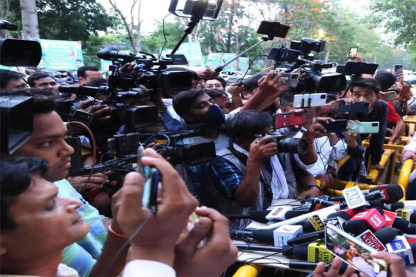 रावण का जवाब रावण नहीं है, राम हैं