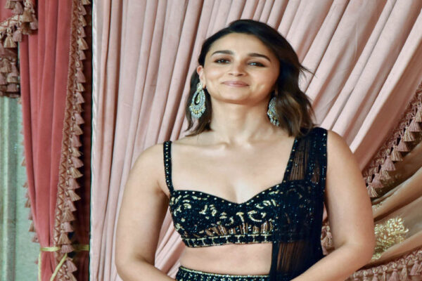 आलिया भट्ट और शरवरी ने शुरू की ‘अल्फा’ के शानदार गाने की तैयारी