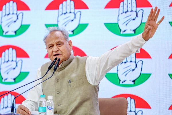 चुनाव आयोग का मतदाता पुनरीक्षण बड़ा मुद्दा: अशोक गहलोत