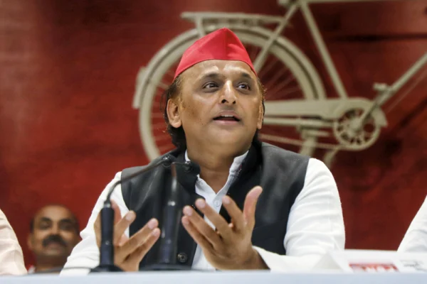 भाजपा के विकास की तरह इनकी जांच और इलाज भी कागजी: अखिलेश यादव