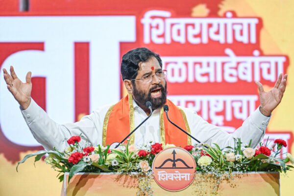 योग से पीएम मोदी फिट, पाकिस्तान को किया चित : एकनाथ शिंदे