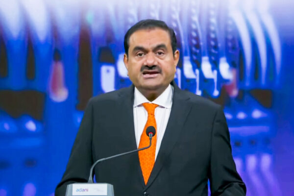 अदाणी एयरपोर्ट्स को मुंबई अंतरराष्ट्रीय हवाई अड्डे के लिए मिला 1 अरब डॉलर का फंड