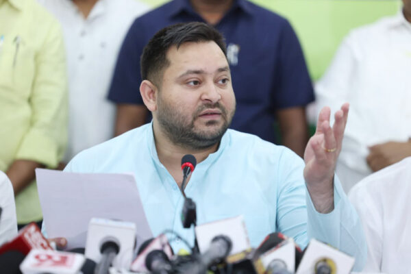 बिहार के गया जी में डॉक्टर की पिटाई का वीडियो वायरल तेजस्वी यादव ने सरकार पर साधा निशाना
