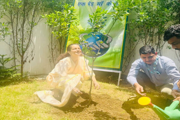 विश्व पर्यावरण दिवस : ‘एक पेड़ मां के नाम’ पहल का हिस्सा बनीं कंगना रनौत