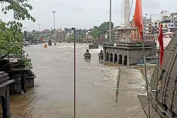 भारी बारिश से देश भर में बिगड़े हालात