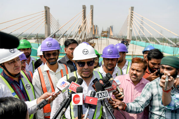 दिल्ली में 3,433 गड्ढे भरने का दयनीय रिकॉर्ड