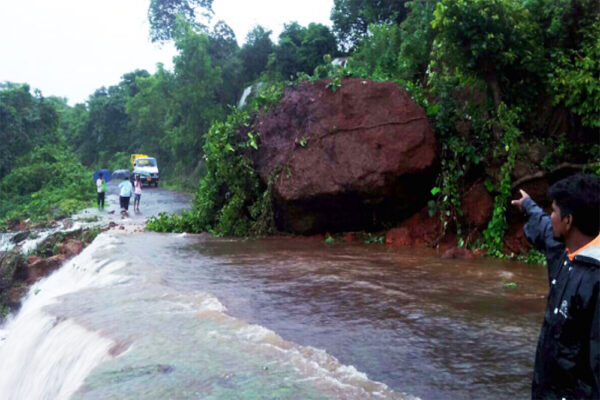 पहाड़ी इलाकों में बरसात से आफत