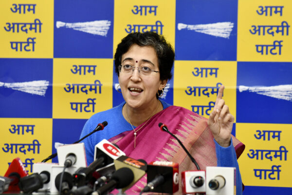 शालीमार बाग और रोहताश नगर की झुग्गियों पर बुलडोजर चलाएगी भाजपा सरकार : आतिशी