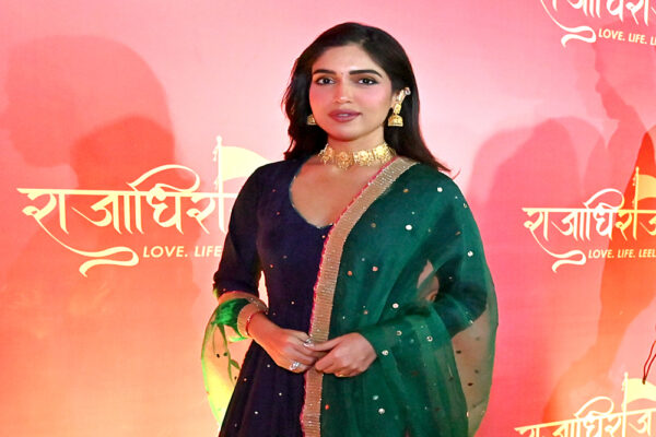 भूमि पेडनेकर ने गुरुजी निर्मल सिंह महाराज के जन्मदिन पर घर में रखी पूजा