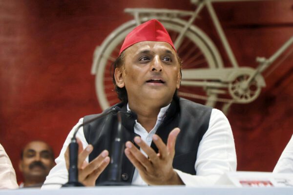 अखिलेश यादव का सरकार पर निशाना