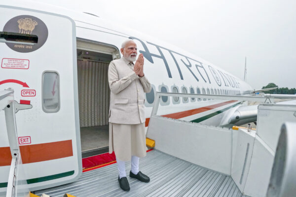 पीएम मोदी ब्रिटेन और मालदीव की यात्रा पर रवाना