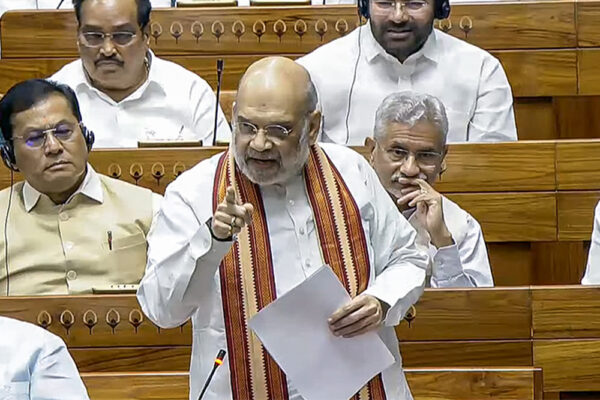 आप आतंकियों का धर्म देखकर दुखी न हों: अमित शाह