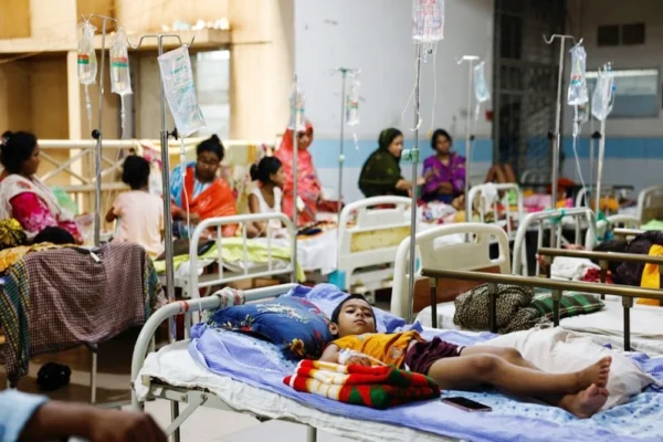 विशेषज्ञों की चेतावनी: बांग्लादेश में डेंगू संकट गहराया