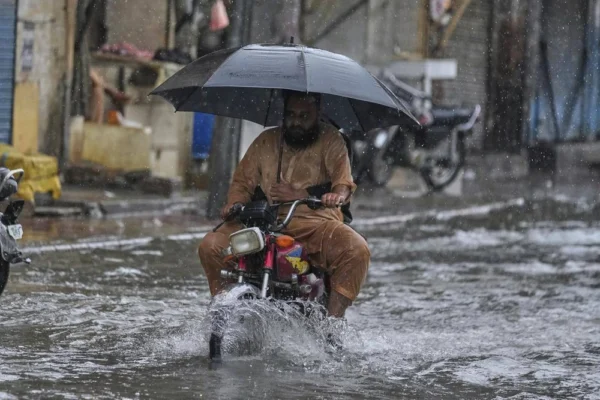 पाकिस्तान के पंजाब में बाढ़ से तबाही: 24 घंटे में 63 की मौत, आपातकाल घोषित