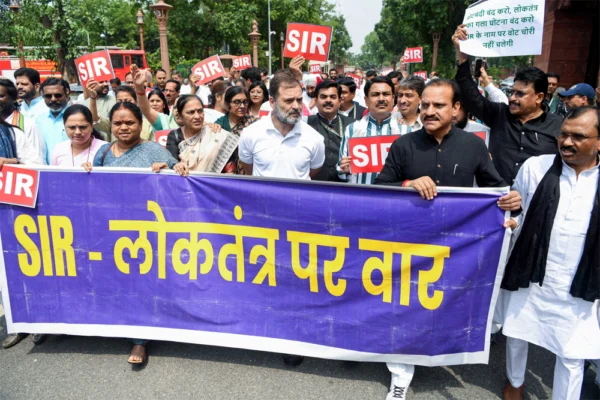 चिंताजनक है अविश्वास