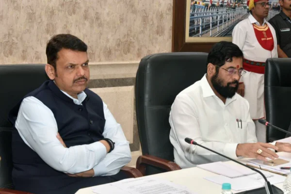 शिंदे के मंत्री सीधे उनको फाइल भेज रहे हैं