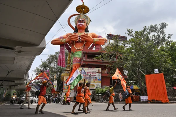 खान-पान पर पहरा क्या धर्म का काम है?