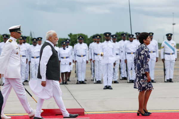 त्रिनिदाद के भारतीयों से मिले मोदी