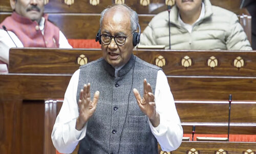 पीएम मोदी पर अभद्र टिप्पणी करने वाले के खिलाफ हो सख्त कार्रवाई: दिग्विजय सिंह