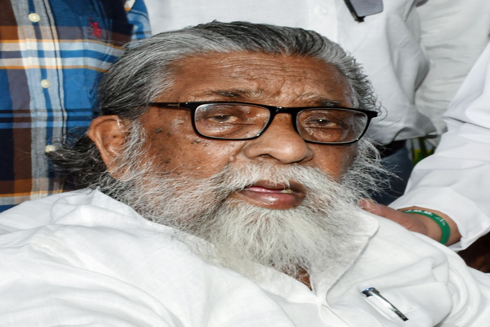 नहीं रहे शिबू सोरेन, जानिए कैसा रहा उनका राजनीतिक सफर
