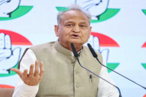 अशोक गहलोत ने श्रमिकों की स्थिति पर चिंता जताई