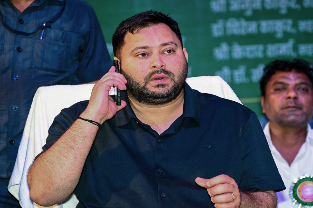 एसआईआर को लेकर तेजस्वी ने फिर उठाए सवाल