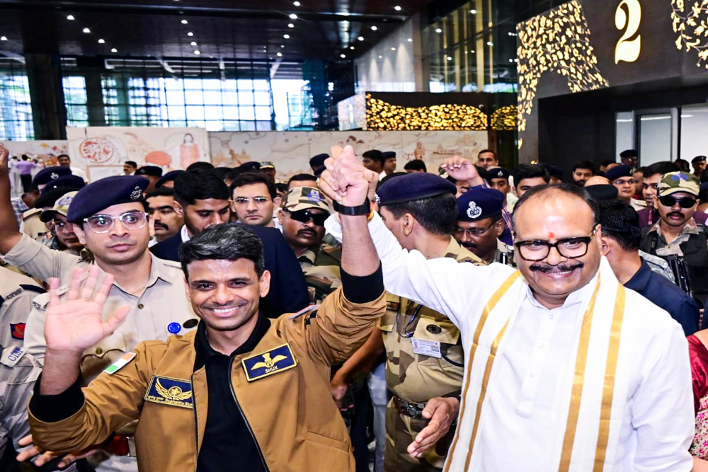 लखनऊ पहुंचे शुभांशु शुक्ला ने बच्चों को दिया ‘2040 मून लैंडिंग’ का मंत्र