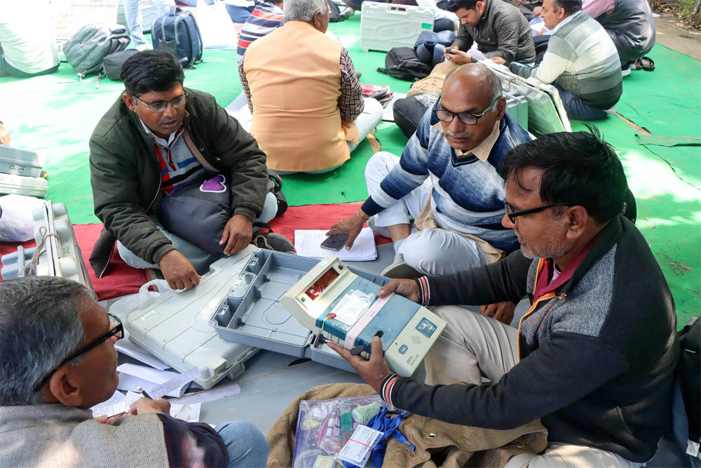 पांच राज्यों में आज फैसले का दिन