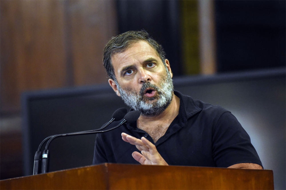 देश कांग्रेस मॉडल पर ही चल रहा है!