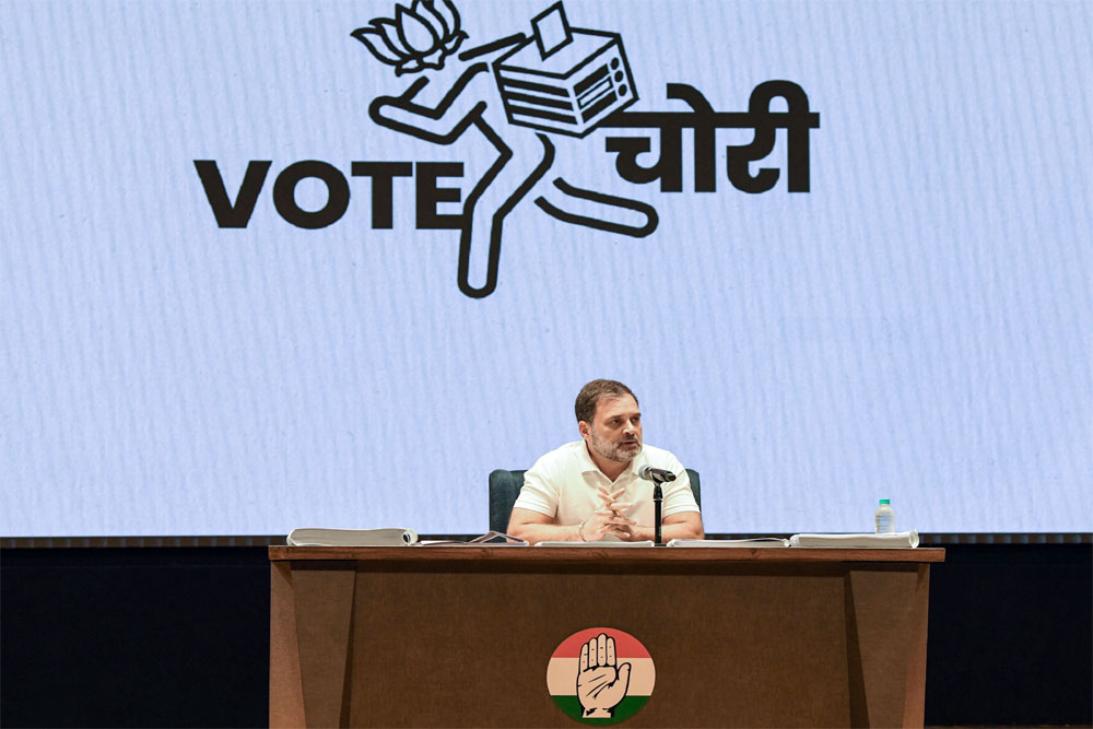 राहुल को चुनाव आयोग का नोटिस