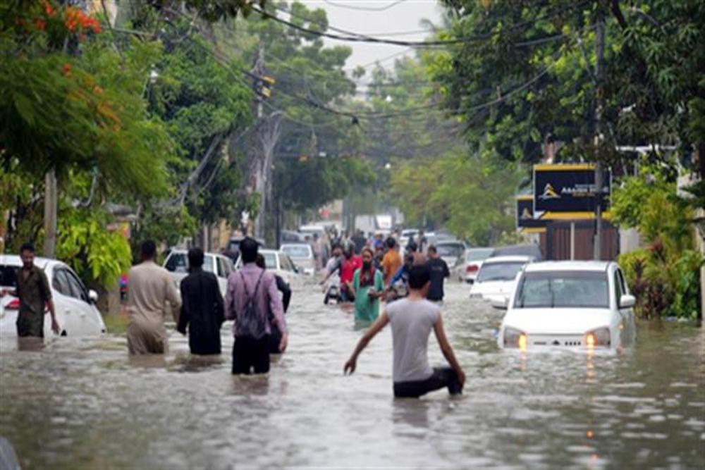 पाकिस्तान के कराची में बारिश से 11 लोगों की मौत
