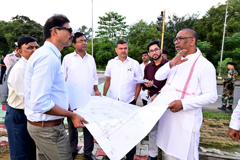मुख्यमंत्री  हेमन्त सोरेन ने स्मार्ट सिटी, धुर्वा निर्माणाधीन कन्वेंशन सेंटर का निरीक्षण किया