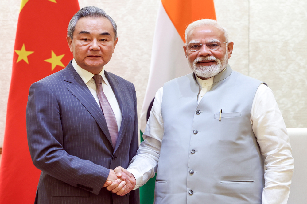 मोदी से मिले चीनी विदेश मंत्री