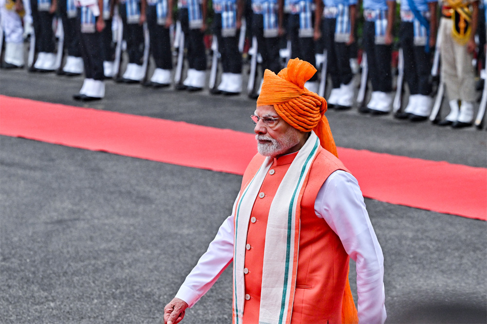 लाल किले से संसद: सब कुछ ऐंवे ही है!