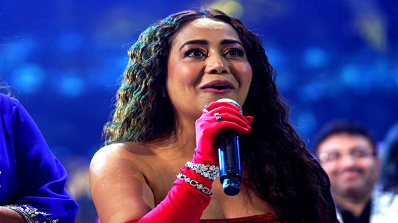 नेहा कक्कड़ और डिनो मोरिया का ‘तू प्यासा है, मैं पानी सनम’ में शानदार डांस