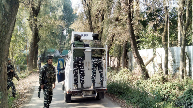 जम्मू-कश्मीर: कुलगाम के जंगल में मुठभेड़, एक आतंकी ढेर