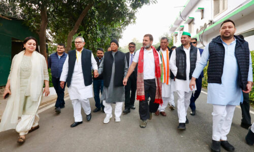राजद, कांग्रेस को सीटें छोड़नी होंगी