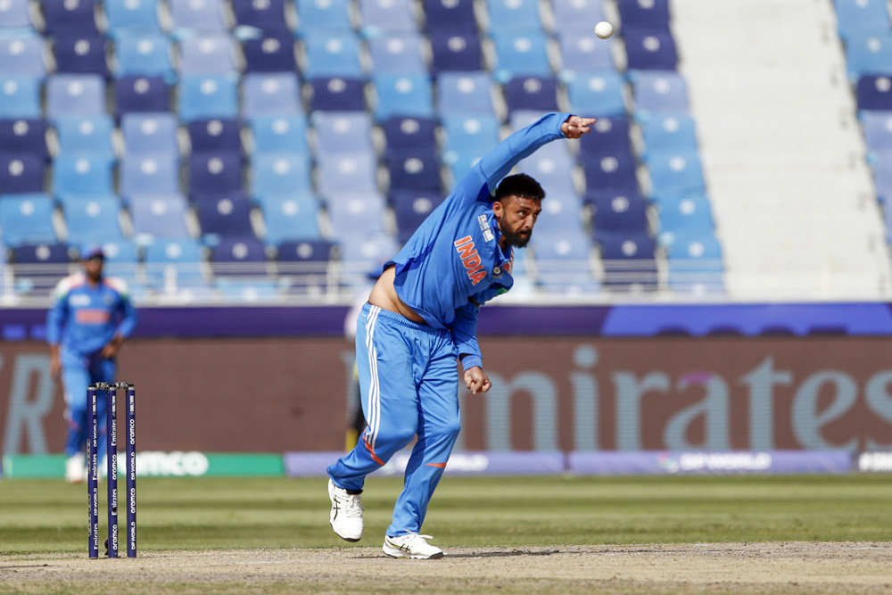आईसीसी रैंकिंग : टी20 गेंदबाजों की सूची में शीर्ष पर पहुंचे वरुण चक्रवर्ती