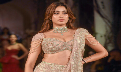 ‘बिजुरिया’ पर थिरकी जान्हवी कपूर की तिकड़ी