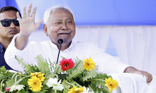 नीतीश के हाथ में अब कुछ भी नहीं