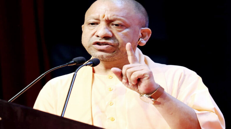 गोरखपुर में गोली लगने से एक की मौत पर हंगामा : योगी- दोषियों पर होगी सख्त कार्रवाई