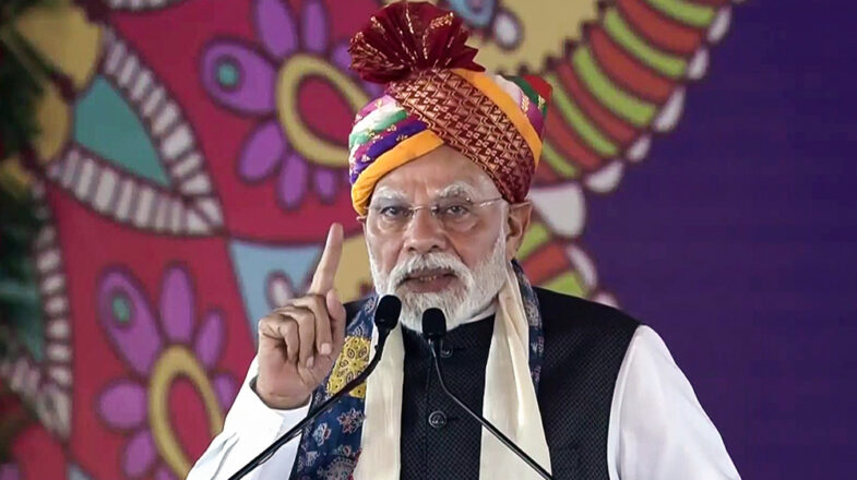 मोदी ने कांग्रेस पर हमला किया