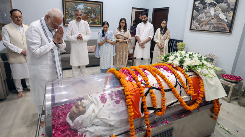 वरिष्ठ भाजपा नेता विजय कुमार मल्होत्रा ​​का निधन