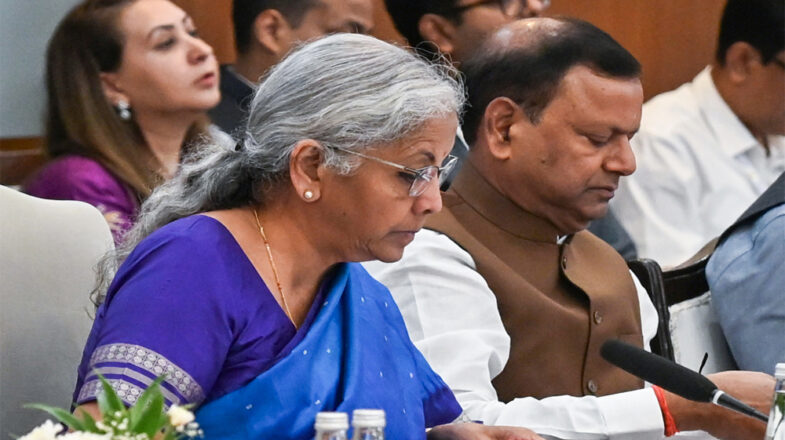 विकास दर के अनुमान में बड़ी कमी